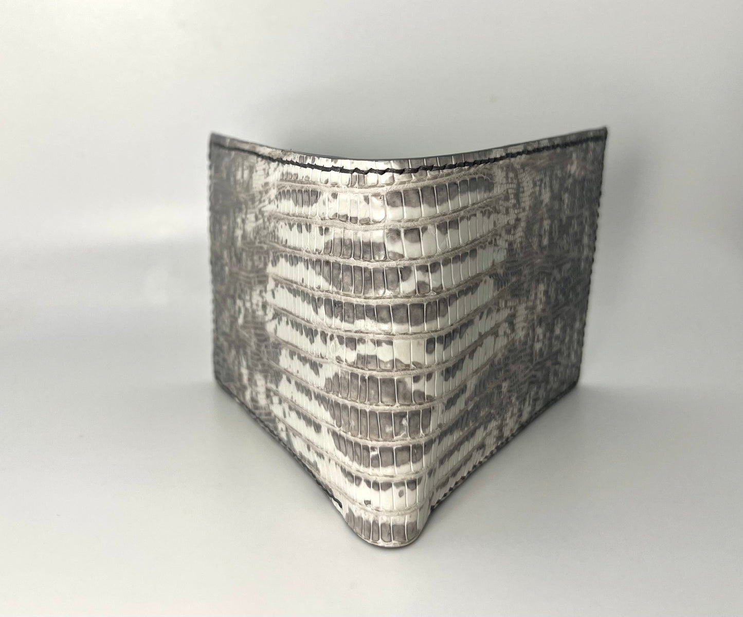 Genuine ring lizard bifold wallet