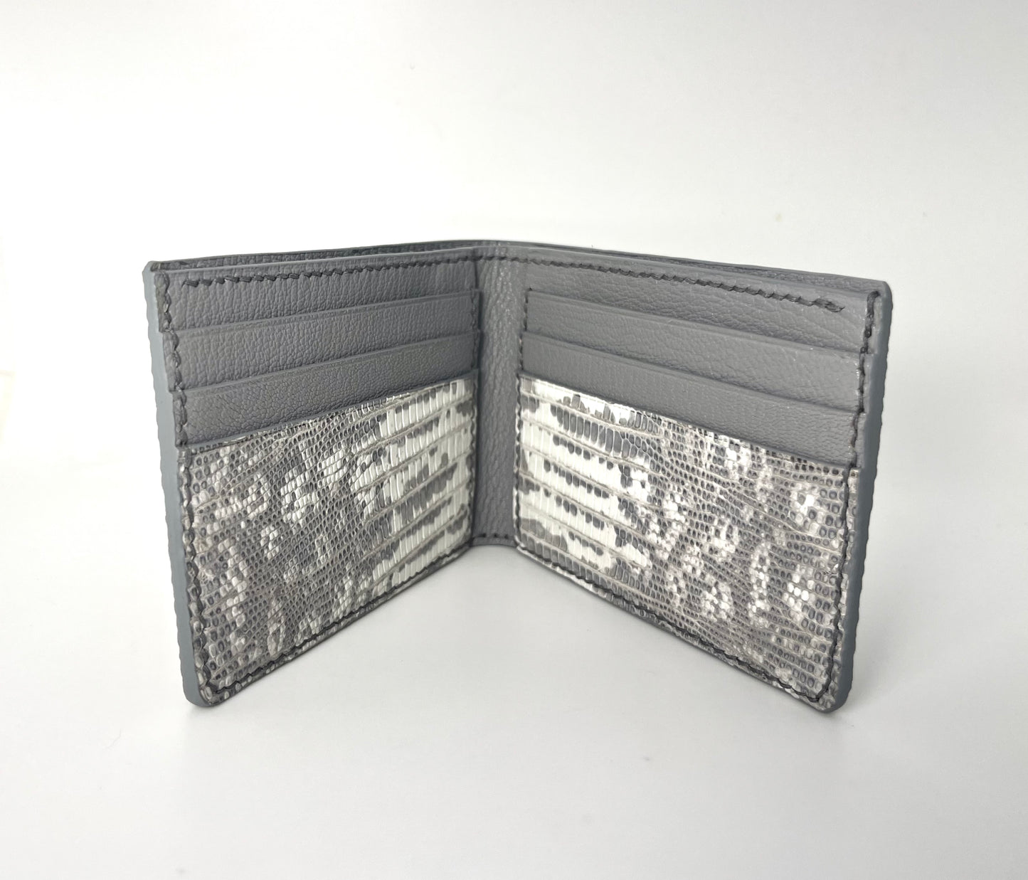 Genuine ring lizard bifold wallet
