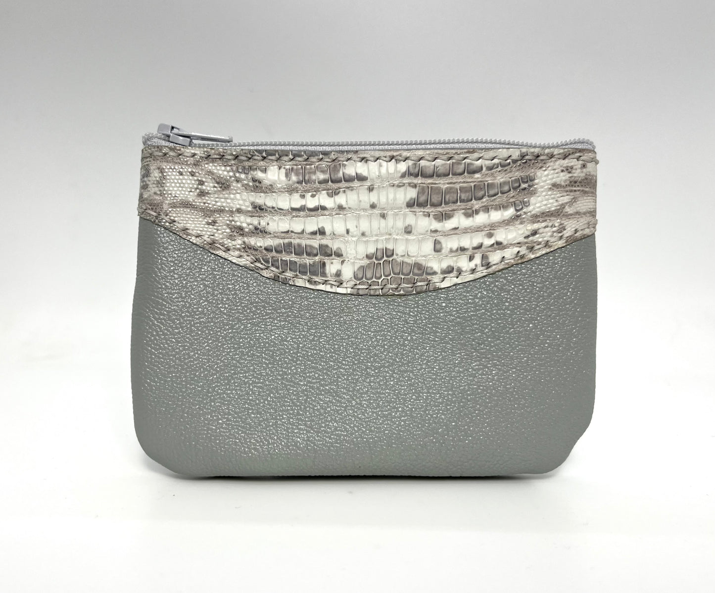 Small zipper pouch